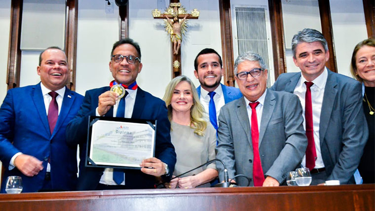 zeeduardorecebecomenda2dejulho-01_mavicaassessoria.jpg